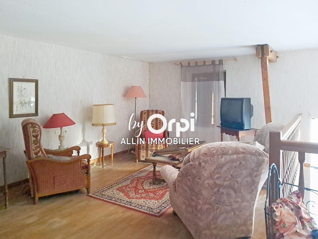 Maison à vendre, 215m², Saint-Silvain-sous-Toulx
