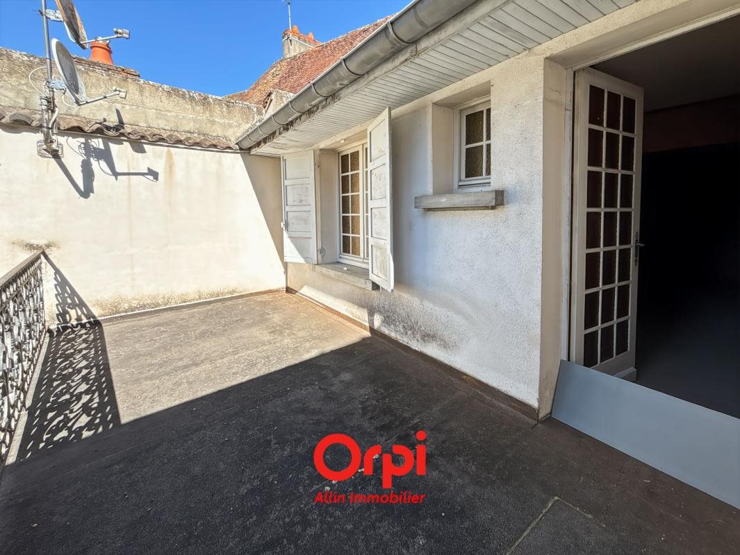 Maison à vendre, 205m², Chambon-sur-Voueize