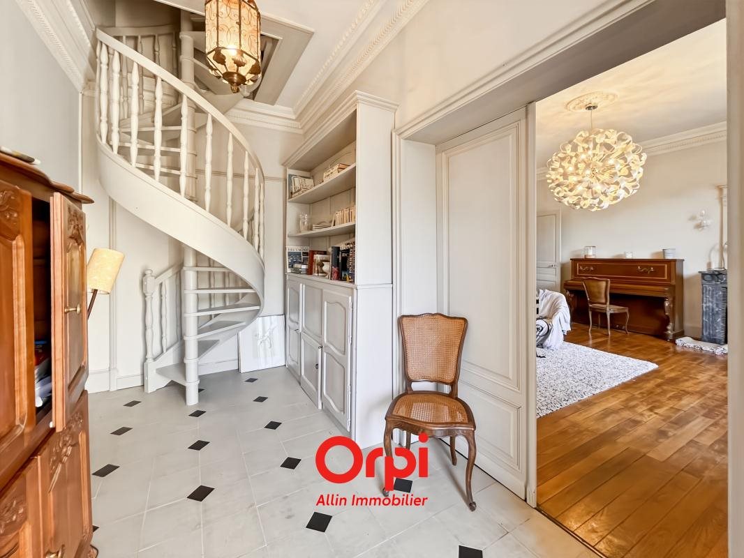 Maison à vendre, 245m², Montmarault