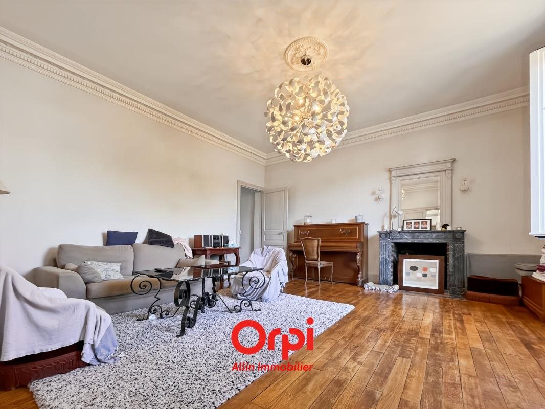 Maison à vendre, 245m², Montmarault