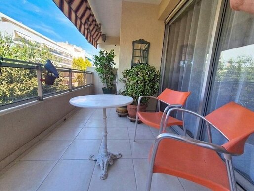 Appartement 3 pièces 77 m² · à Antibes · 77 m² · 388 500 €