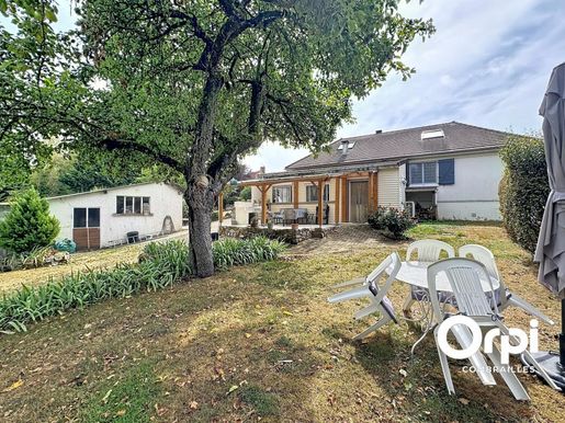 Maison 5 pièces 123 m² · à Commentry · 123 m² · 174 000 €