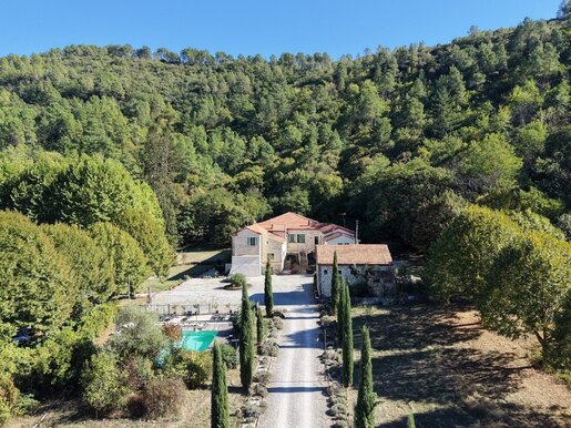 Maison 570 m² · à Alès · 570 m² · 1 475 000 €