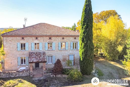 Maison 9 pièces 270 m² · à Lasgraisses · 270 m² · 520 000 €