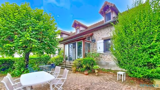 Maison 6 pièces 155 m² · à Charmoy · 155 m² · 265 000 €