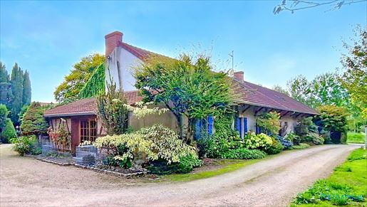 Maison 9 pièces 278 m² · à Chalon-sur-Saône · 278 m² · 498 000 €