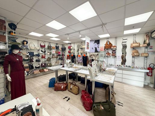 Local commercial 45 m² · à Castelnau-le-Lez · 45 m² · 42 500 €