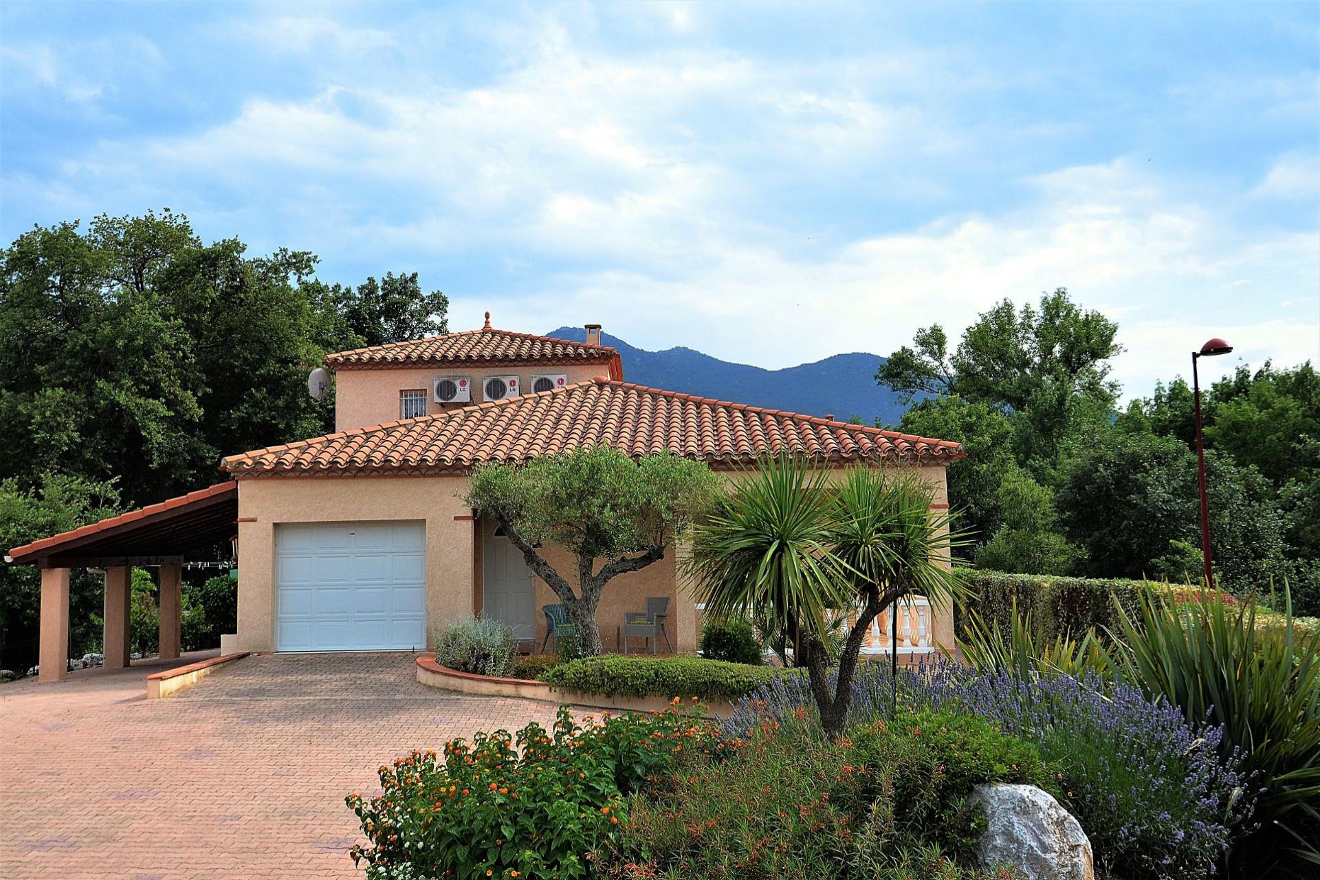 Maison à vendre, 130m², Saint-Génis-des-Fontaines
