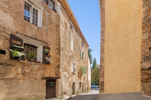 Maison 6 pièces 90 m² · à Cotignac · 90 m² · 200 000 €