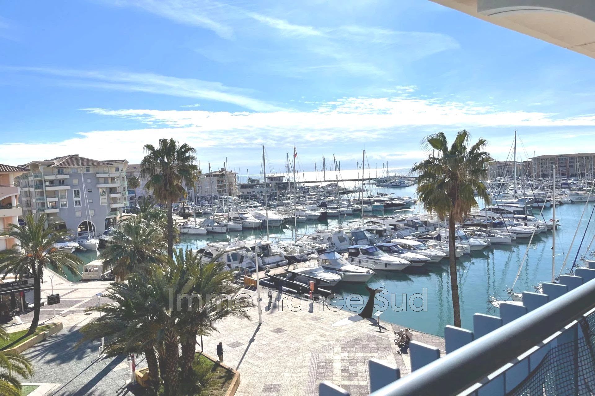 Appartement à vendre, 73m², Fréjus