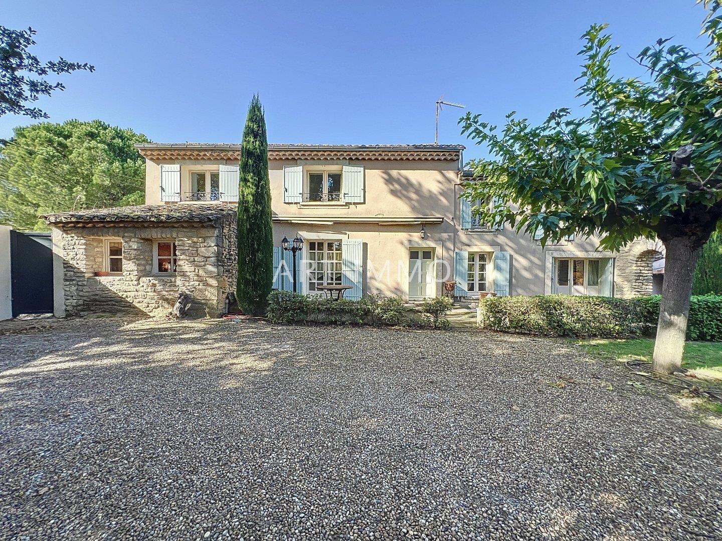 Maison à vendre, 180m², Robion