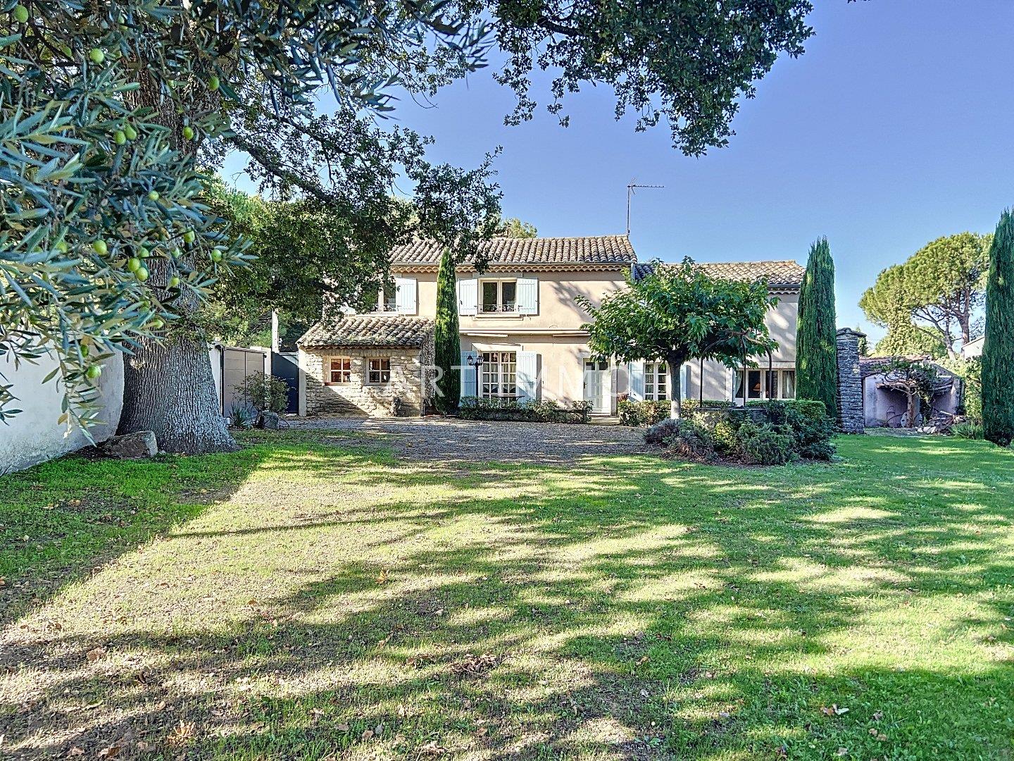 Maison à vendre, 180m², Robion