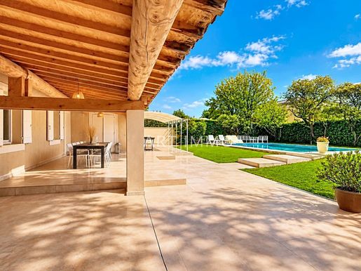 Maison 5 pièces 122 m² · à Entraigues-sur-la-Sorgue · 122 m² · 520 000 €