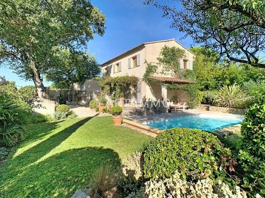 Maison 5 pièces 158 m² · à Cabrières-d'Avignon · 158 m² · 749 000 €