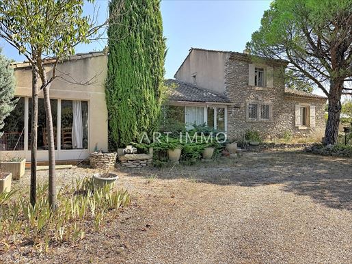 Maison 6 pièces 173 m² · à Robion · 173 m² · 595 000 €