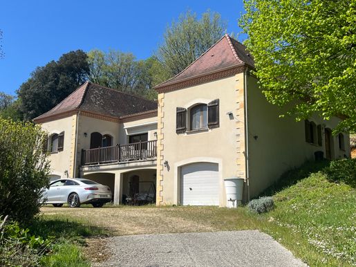 Maison 5 pièces 170 m² · à Sarlat-la-Canéda · 170 m² · 299 000 €