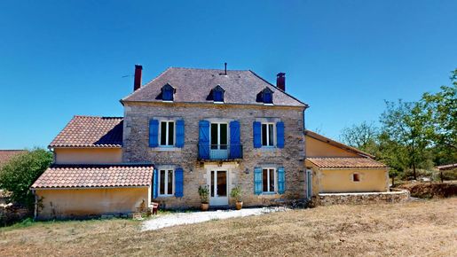 Maison 7 pièces 210 m² · à Salignac-Eyvigues · 210 m² · 399 000 €