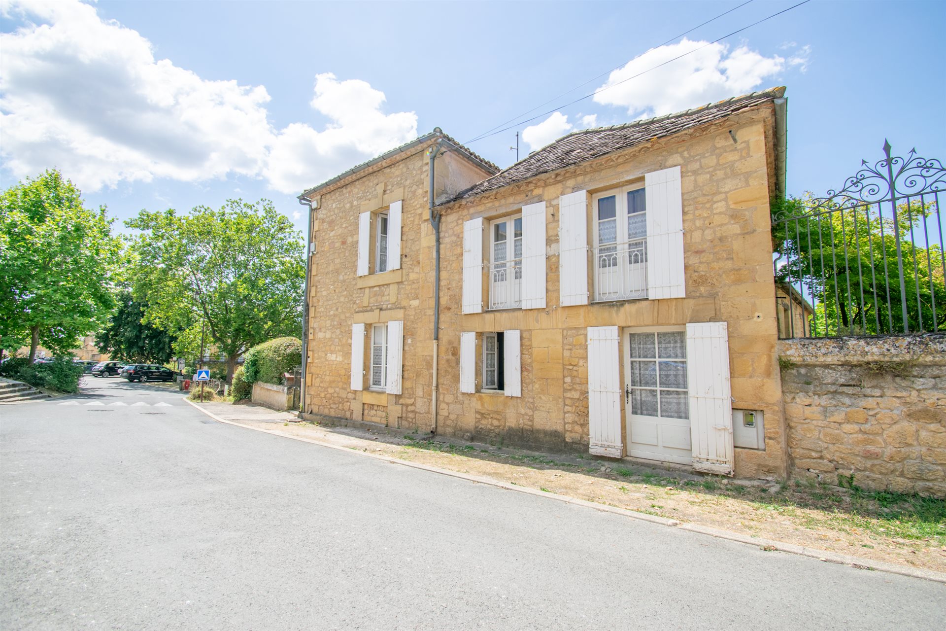 Maison 10 pièces 202 m² · à Saint-Avit-Sénieur · 202 m² · 307 400 €