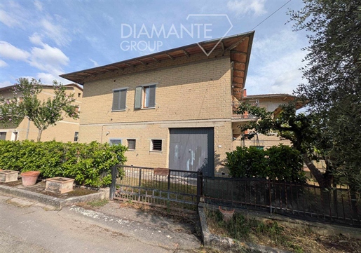 Casa semi-indipendente pe partea sudică a Toscana