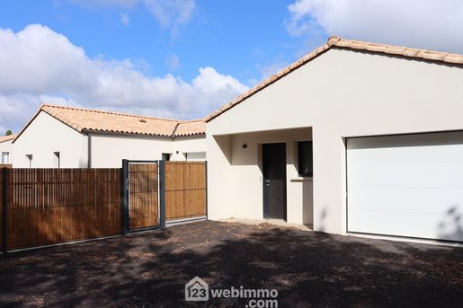 Terrain 5 pièces 110 m² · à Saint-Hilaire-la-Forêt · 110 m² · 313 100 €