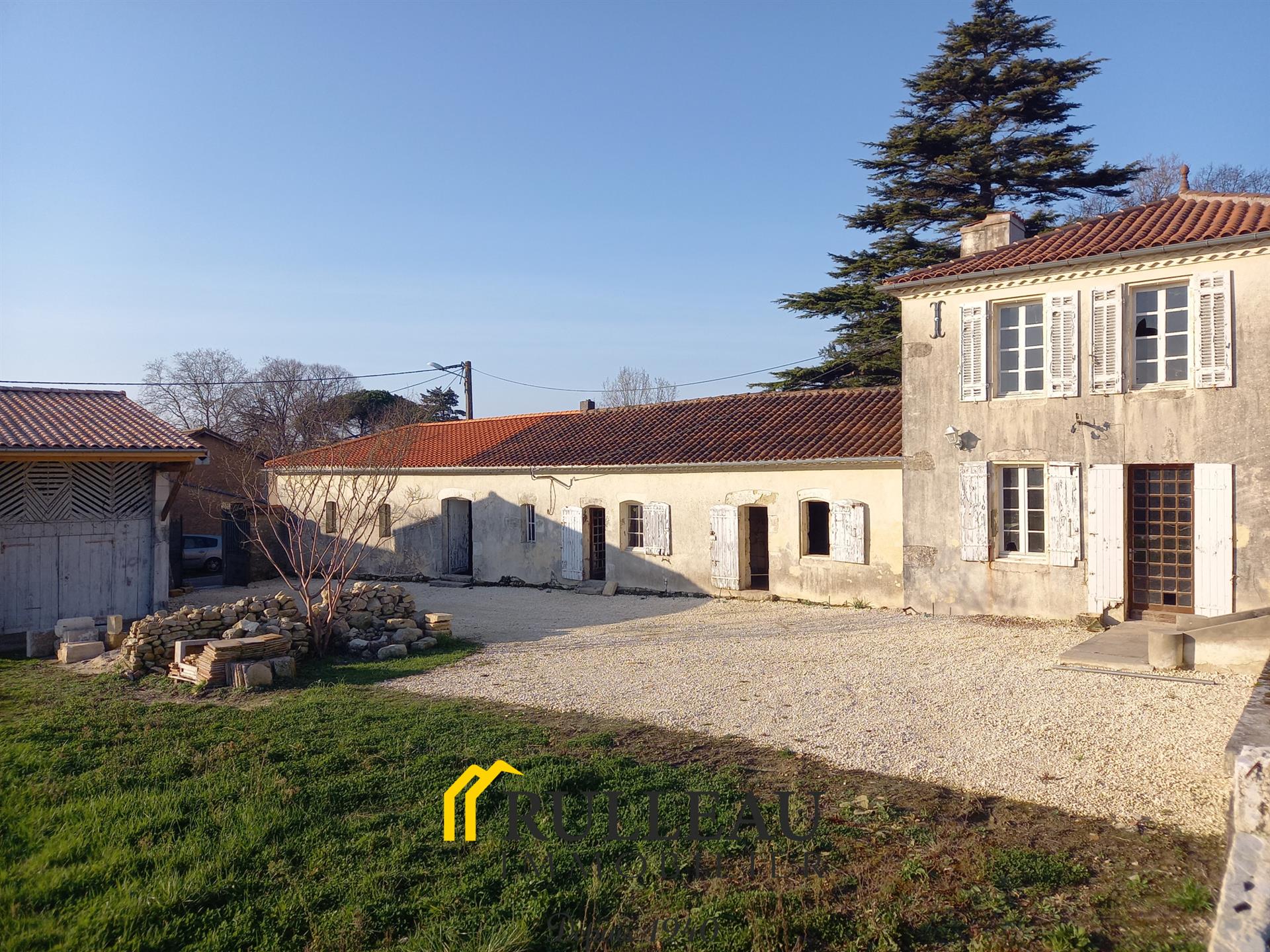 Maison à vendre, 330m², Saint-Seurin-de-Cursac