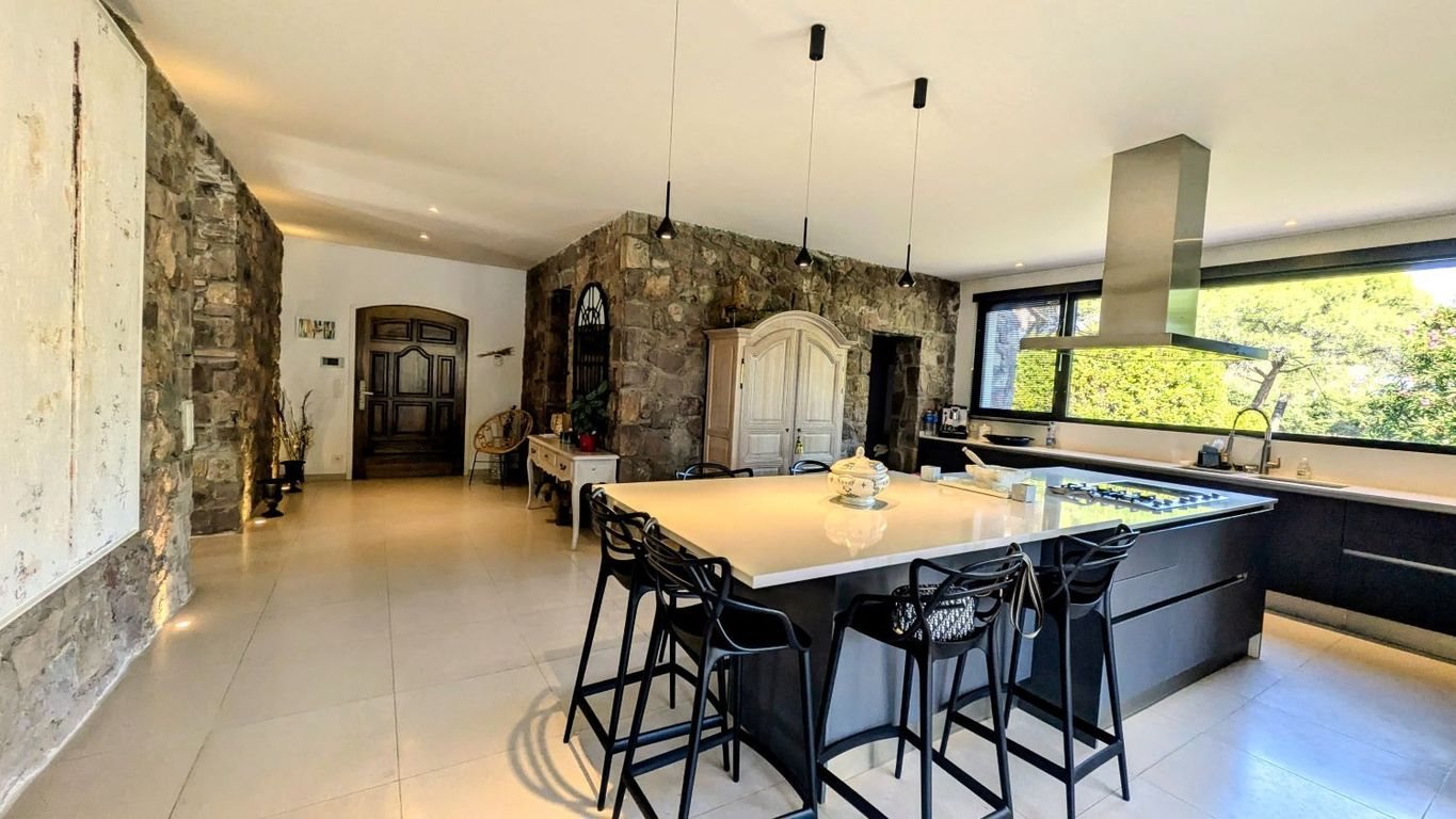 Maison à vendre, 266m², Puget-sur-Argens