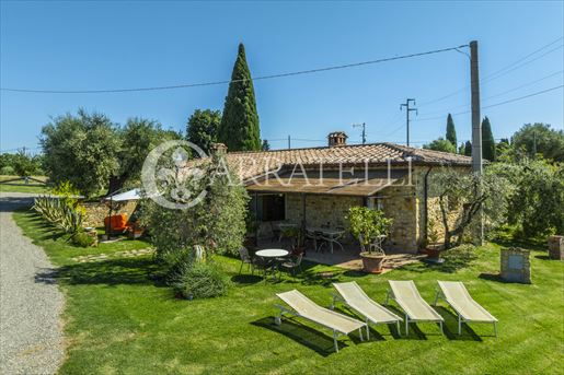 San Quirico d'Orcia (Siena) photo 2