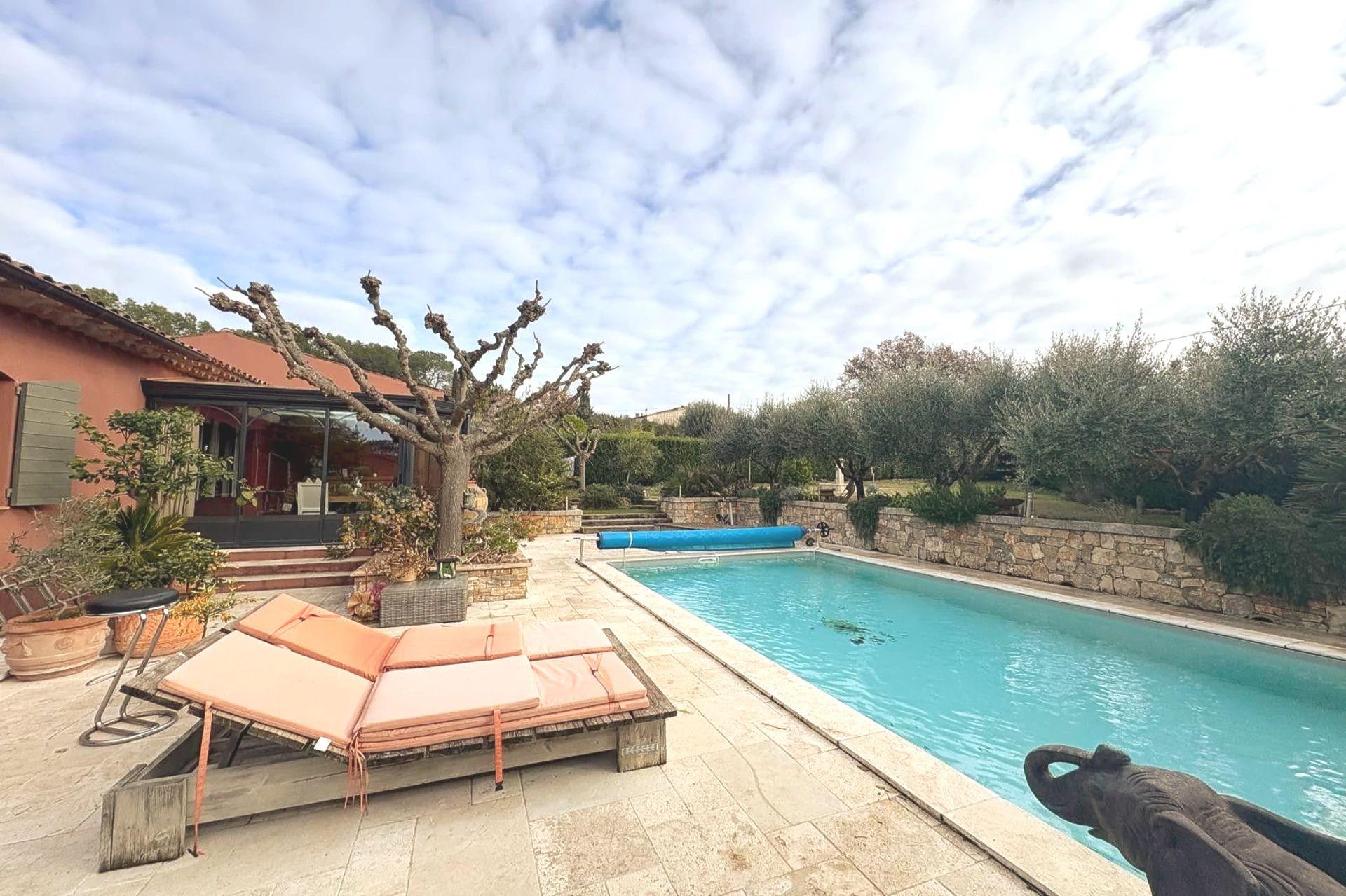 Maison à vendre, 142m², Lorgues