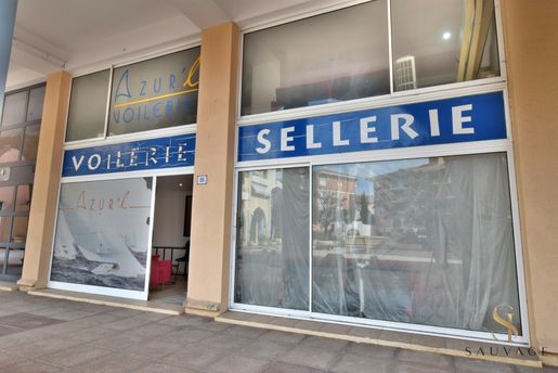 Local commercial 94 m² · à Fréjus · 94 m² · 295 000 €