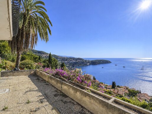 Maison 6 pièces 245 m² · à Roquebrune-Cap-Martin · 245 m² · 1 900 000 €