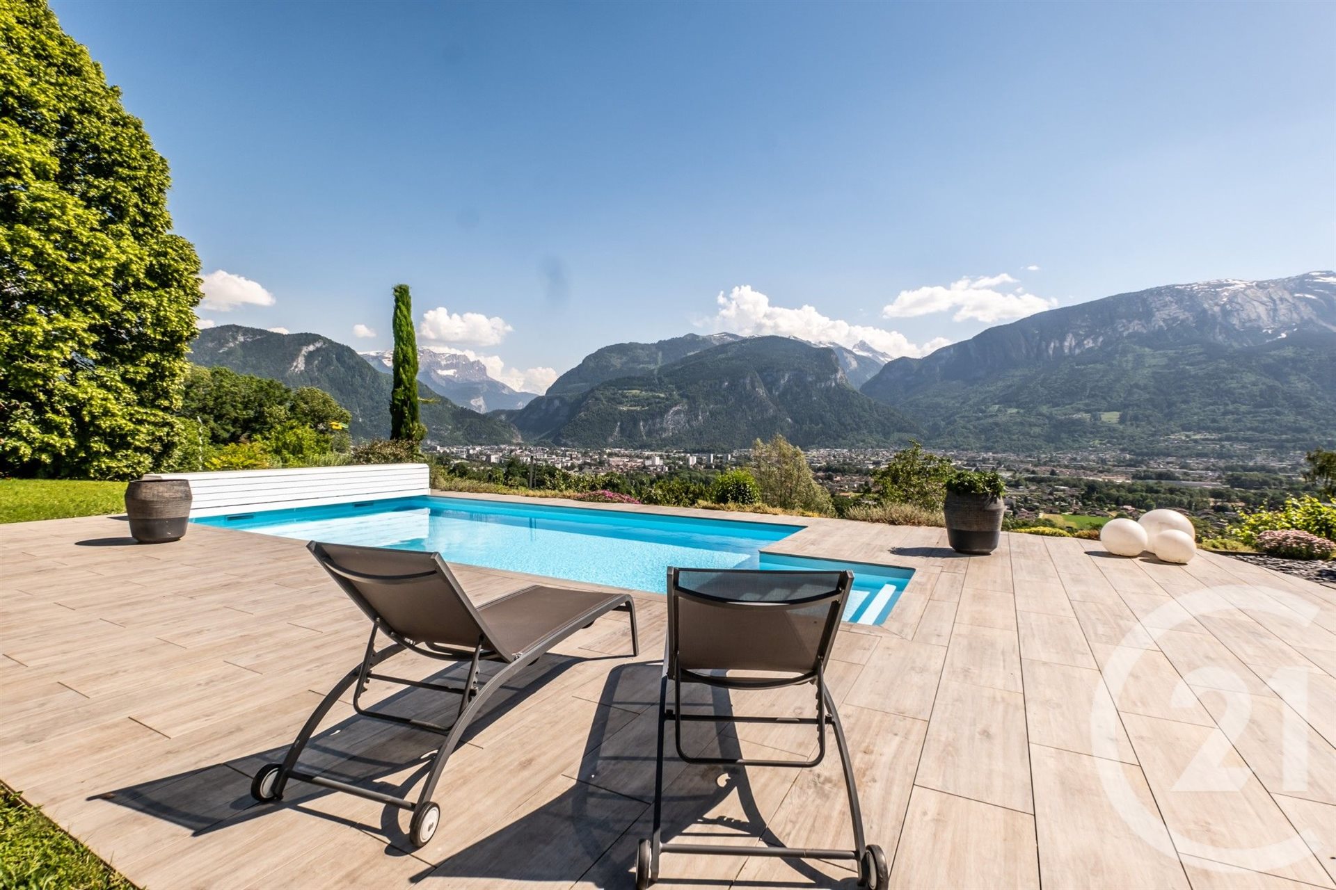 Maison à vendre, 337m², Thyez