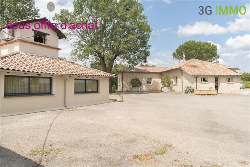 Maison 10 pièces 350 m² · à Caussade · 350 m² · 645 000 €
