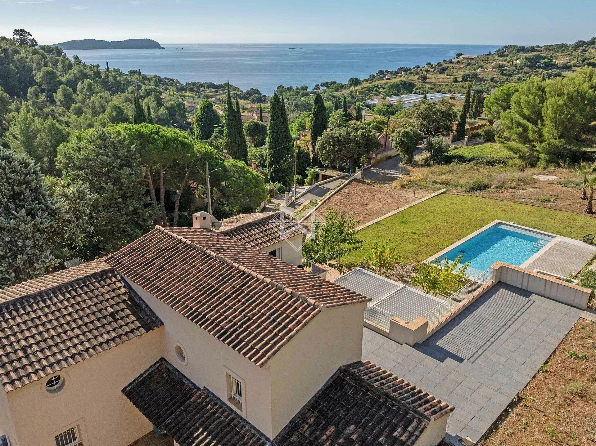 Maison à vendre, 270m², Carqueiranne