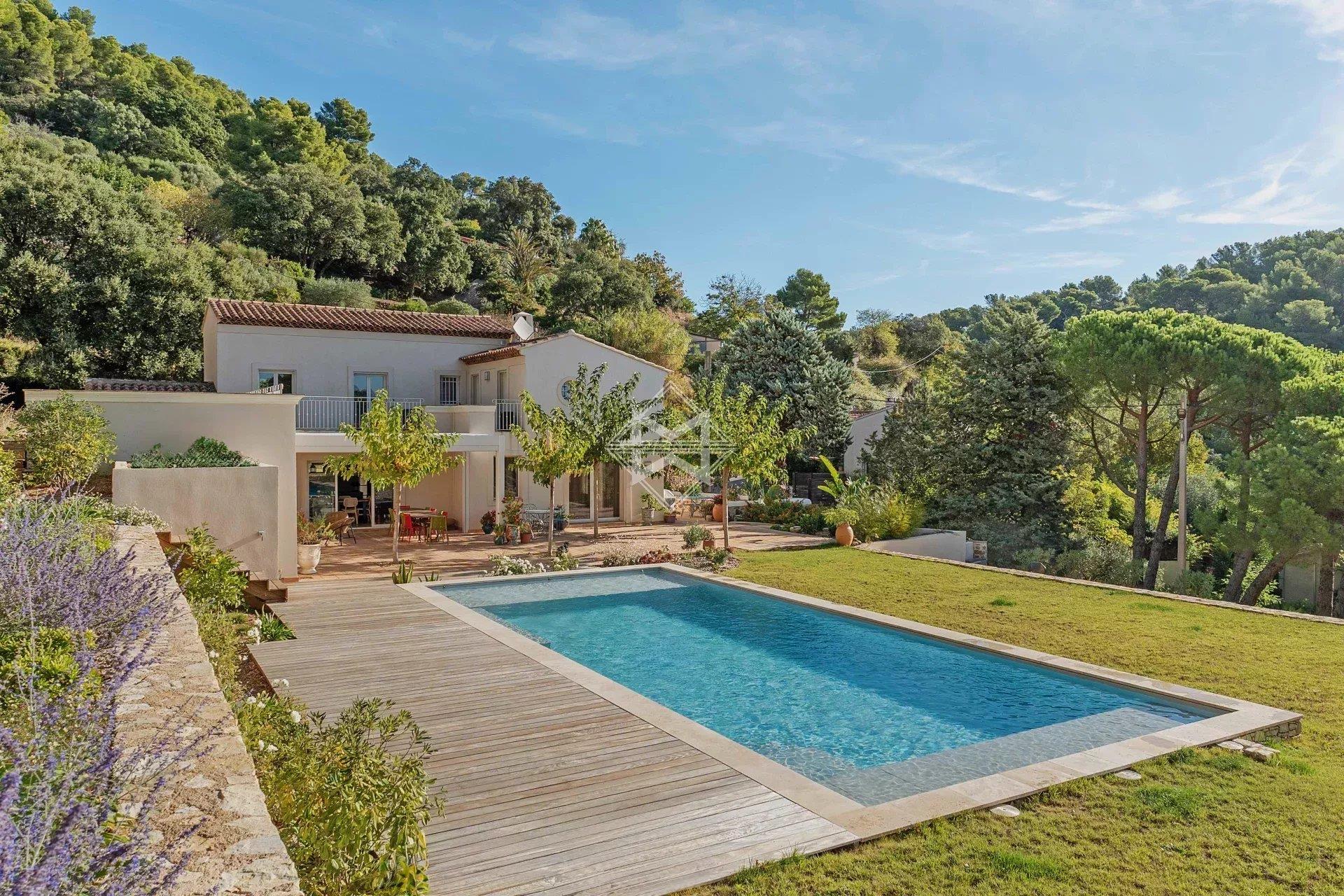 Maison à vendre, 270m², Carqueiranne