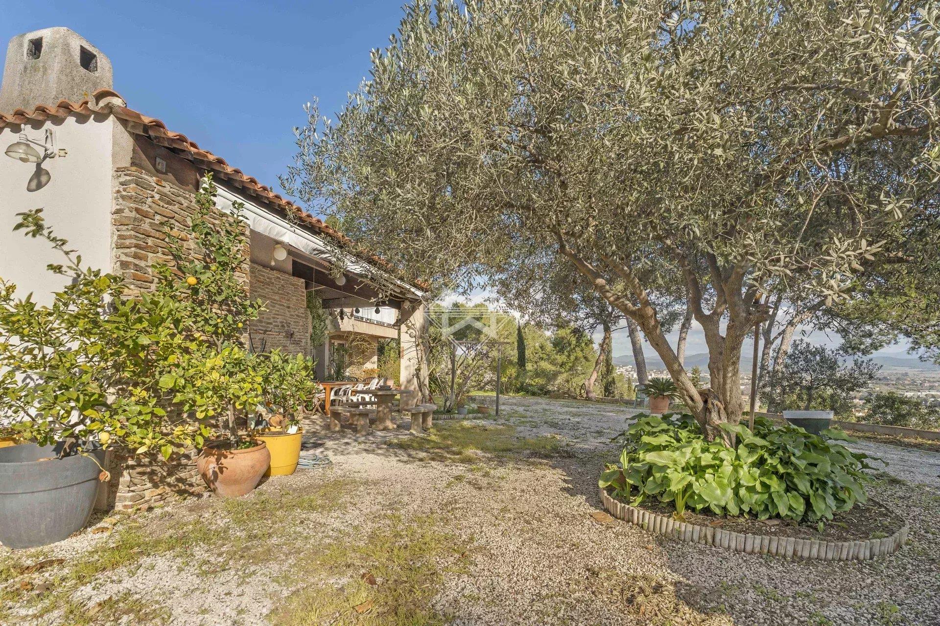 Maison à vendre, 320m², Hyères