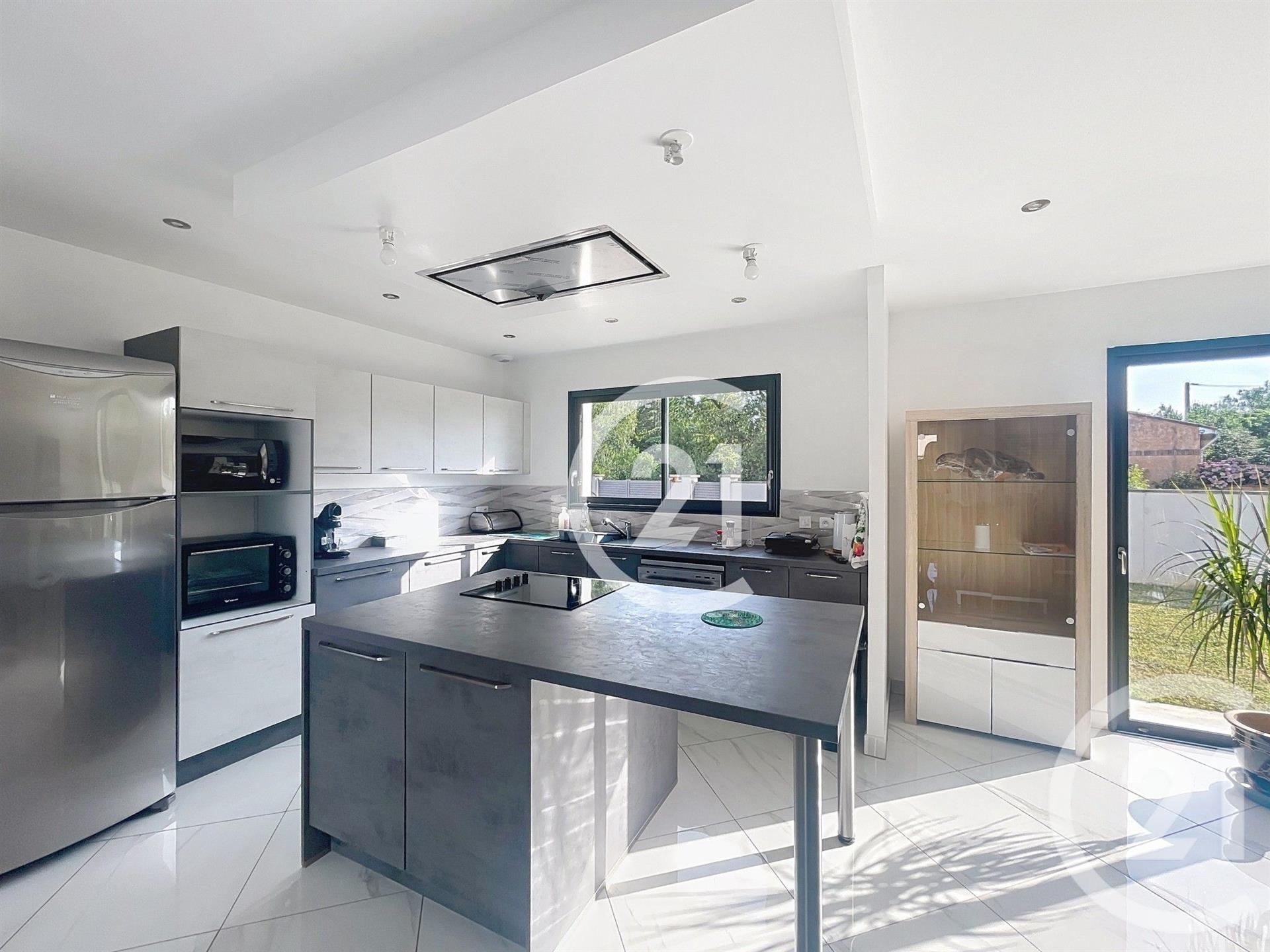 Maison à vendre, 120m², Saint-Sulpice-la-Pointe