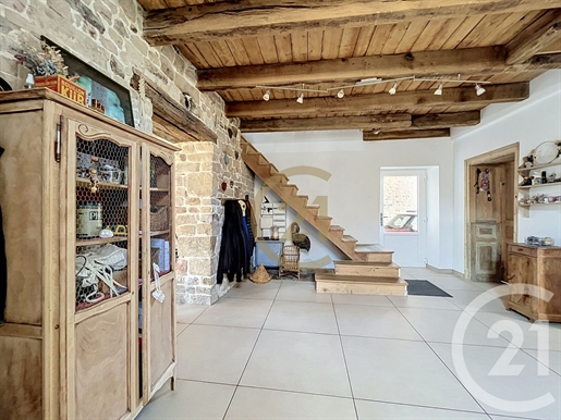 Maison 8 pièces 212 m² · à Genevrey · 212 m² · 380 000 €
