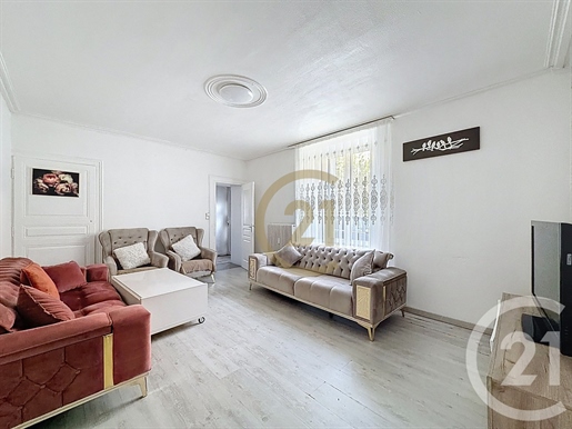 Maison 10 pièces 175 m² · à Lure · 175 m² · 125 000 €