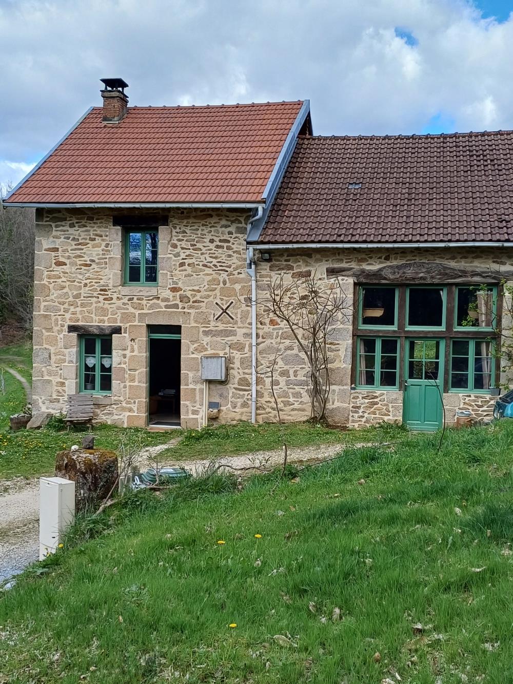Maison 8 pièces 197 m² · à Les Billanges · 197 m² · 239 500 €