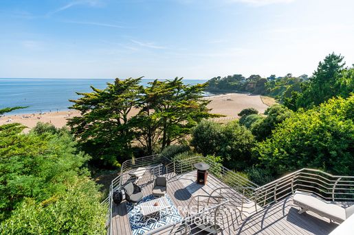 Maison 9 pièces 247 m² · à Saint-Nazaire · 247 m² · 2 700 000 €