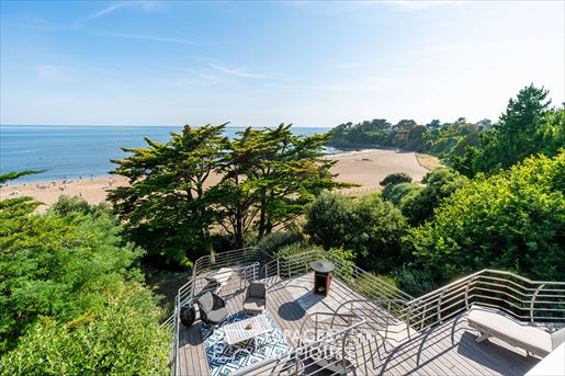 Maison 9 pièces 247 m² · à Saint-Nazaire · 247 m² · 2 700 000 €