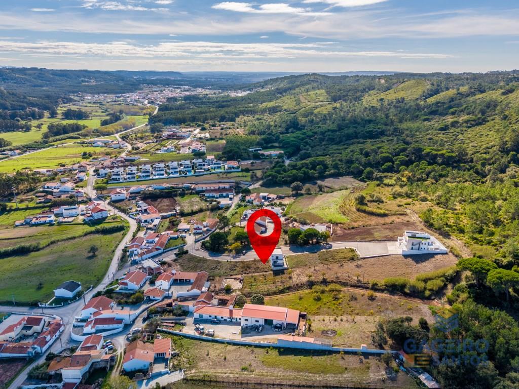 Land mit genehmigtem Projekt in Nazaré