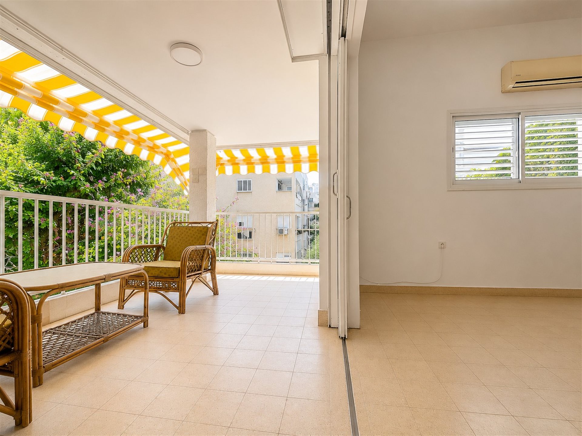 Advert pic 0
