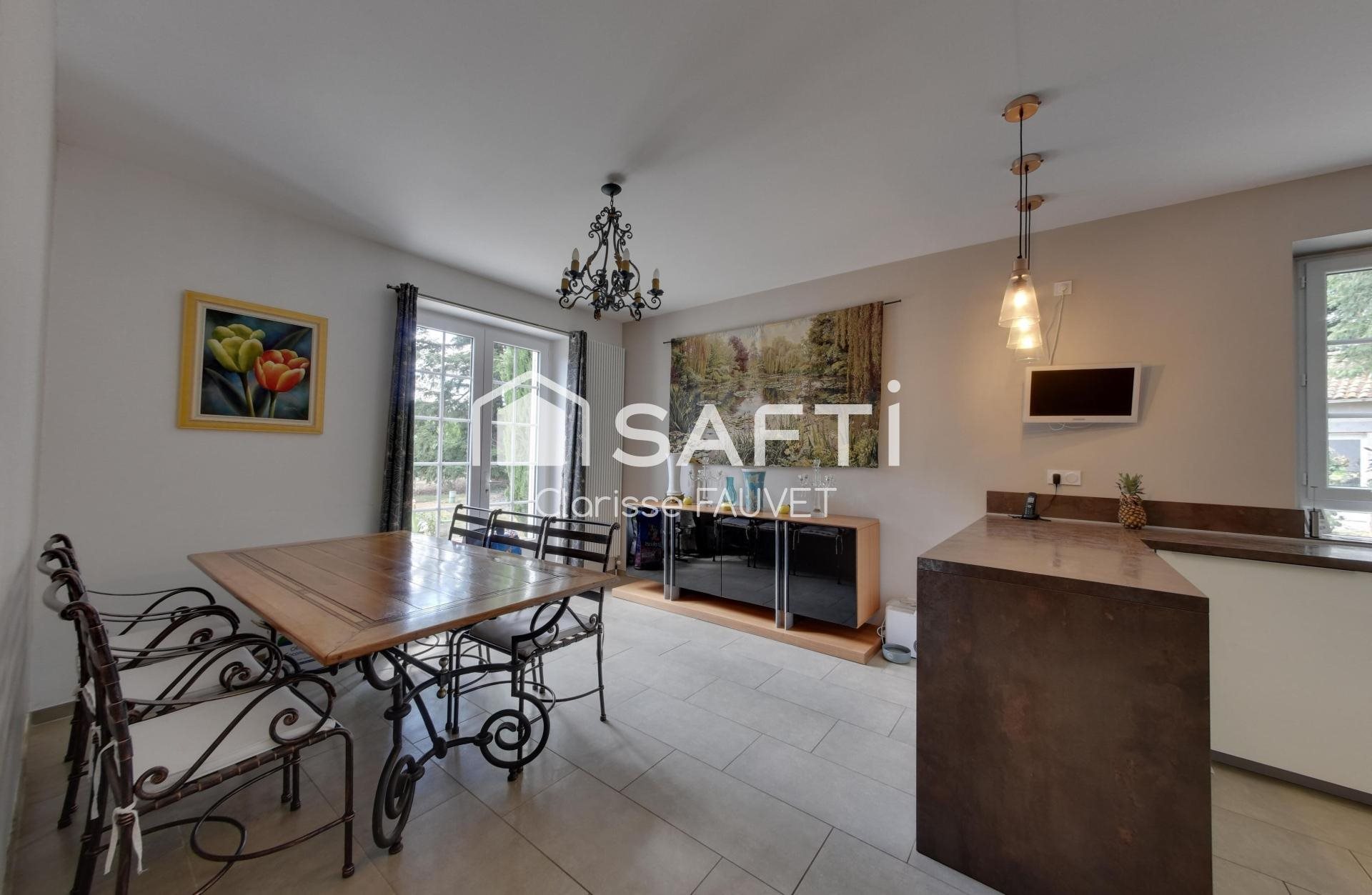 Maison à vendre, 197m², Saint-Priest-Taurion