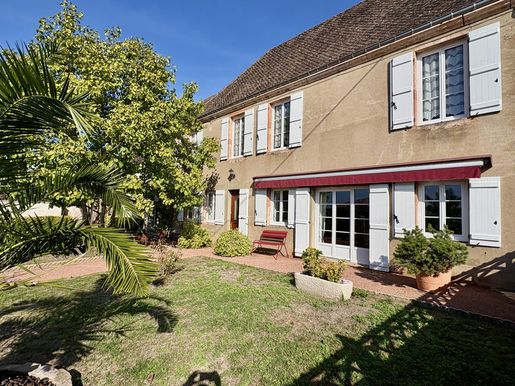 Maison 10 pièces 293 m² · à L'Abergement-de-Cuisery · 293 m² · 299 000 €