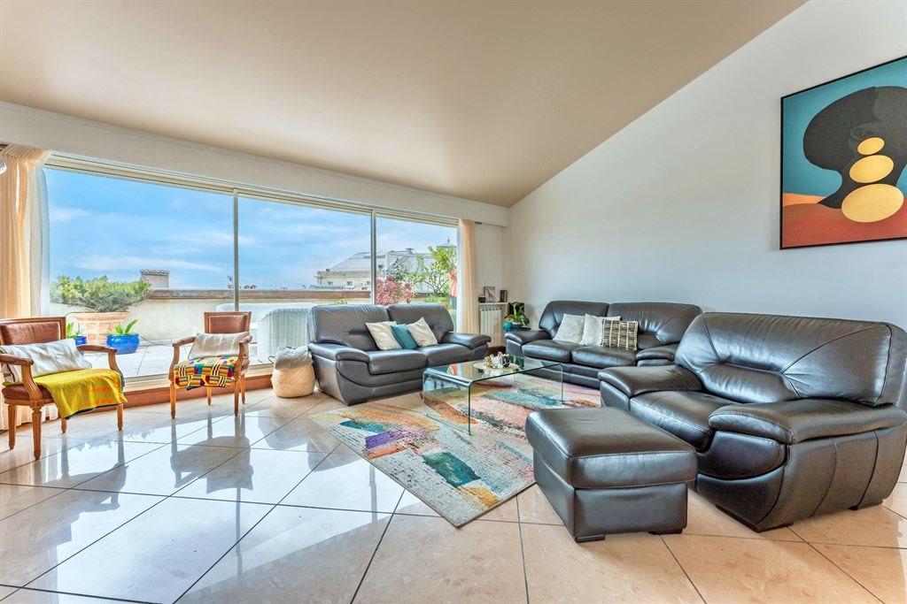 Exclusively in the Ecusson, incredible apartment with terraces - Vue 3