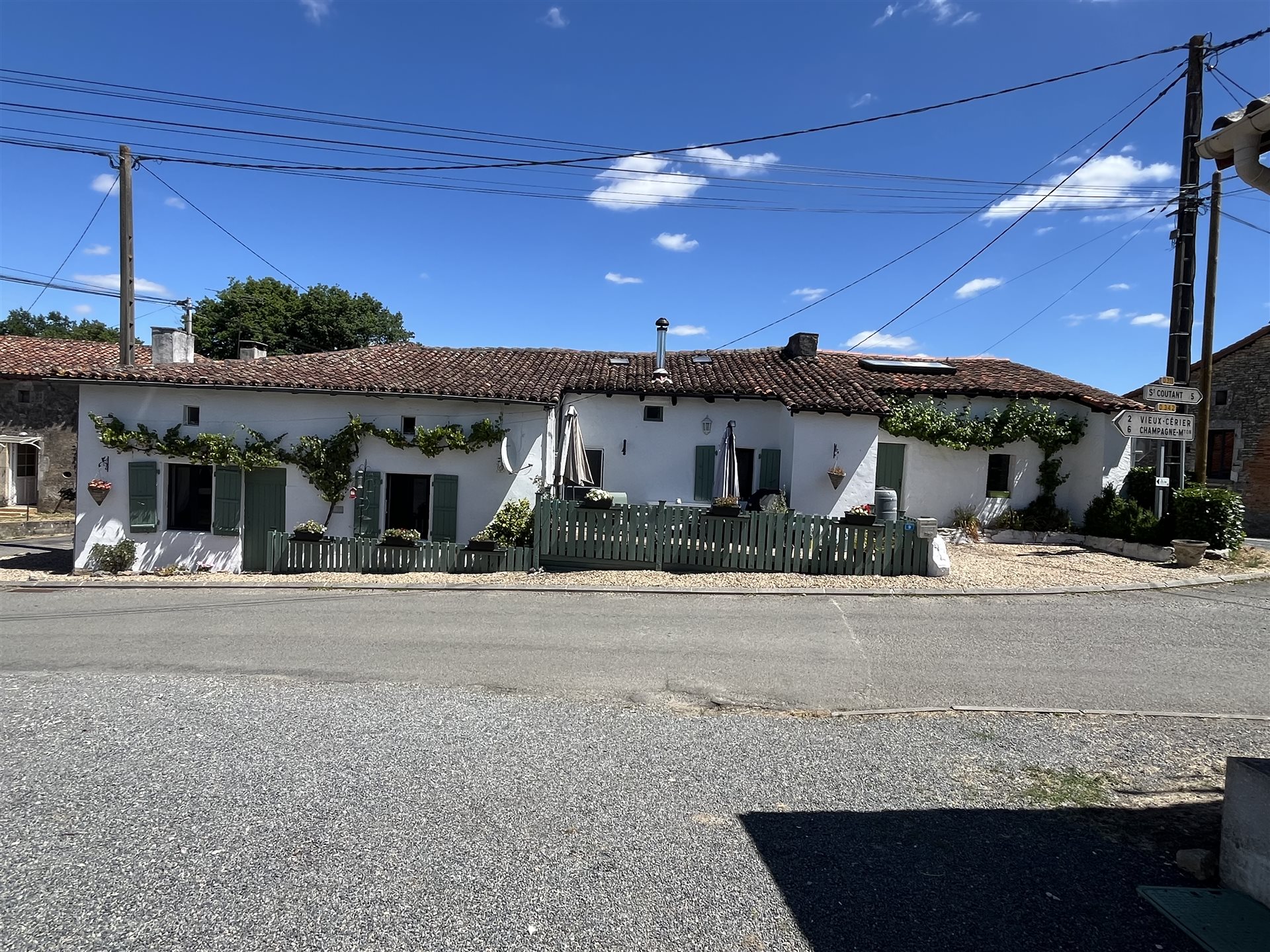 Maison 6 pièces 170 m² · à Le Vieux-Cérier · 170 m² · 170 000 €