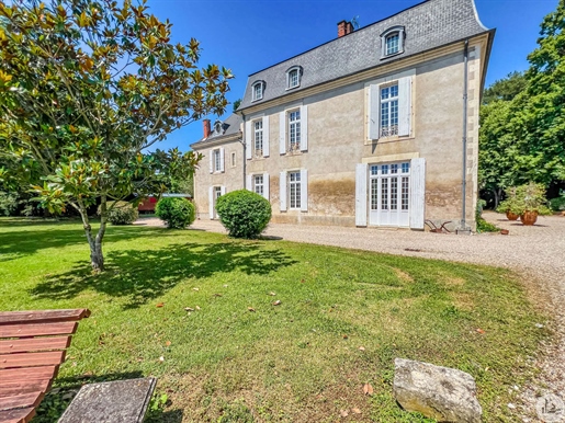12 pièces 800 m² · à Villeneuve-sur-Lot · 800 m² · 1 248 000 €
