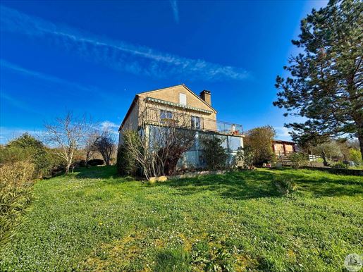 Maison 140 m² · à Luzech · 140 m² · 192 000 €