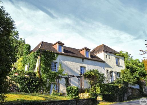Maison 245 m² · à Sarlat-la-Canéda · 245 m² · 545 000 €